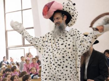 כשהשמחה גועה ברחובות